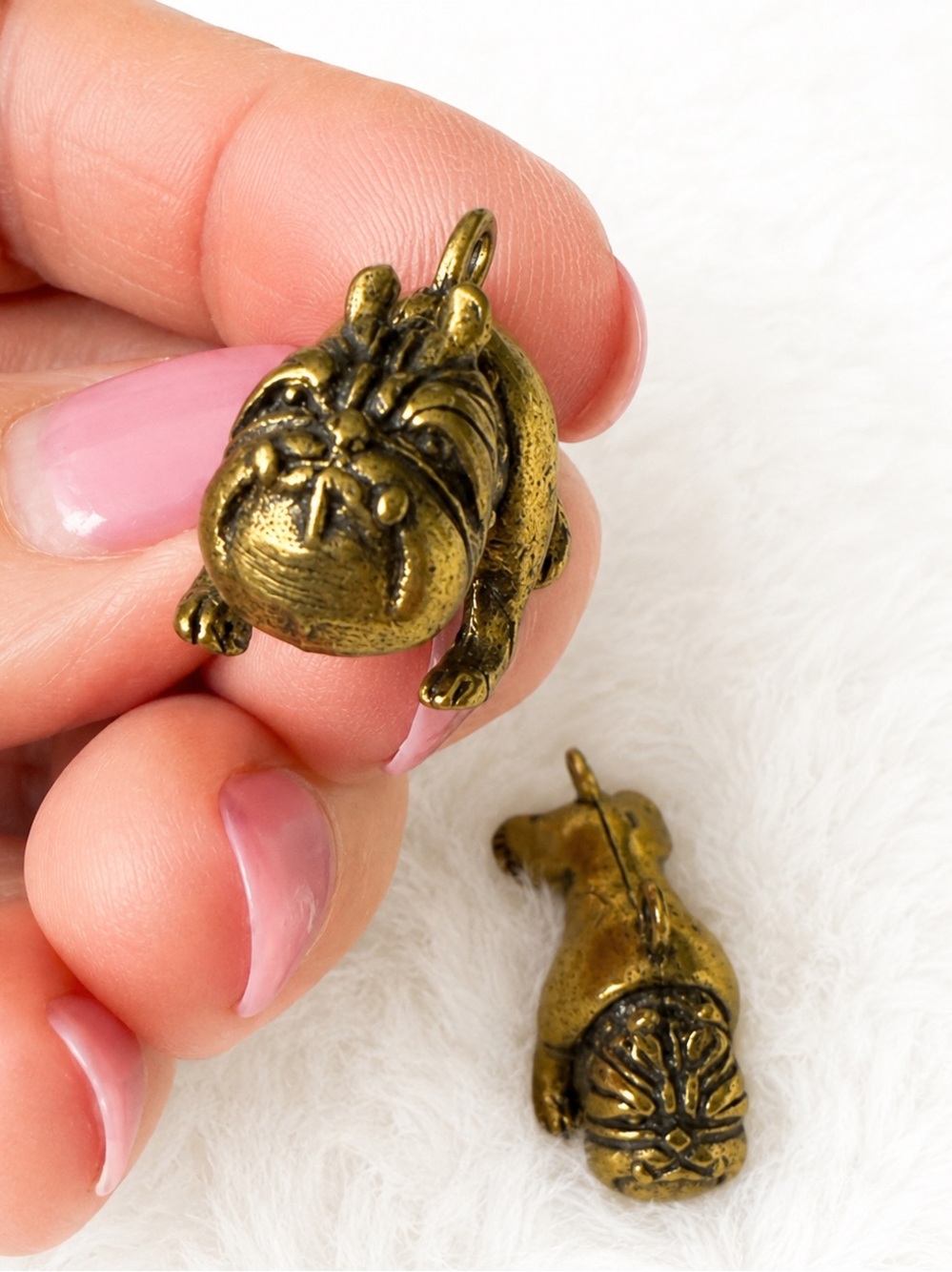 Vintage Brass Colored Bulldog Charms Pair Dog Bracelet Necklace Pendants - Picture 4 of 5
